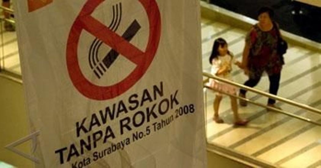 Pemkot Wacanakan Surabaya Bebas Rokok